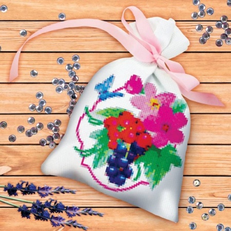 Финансы. Банковское дело. Инвестиции, книга Вышивка крестиком на мешочке 'Ягода'